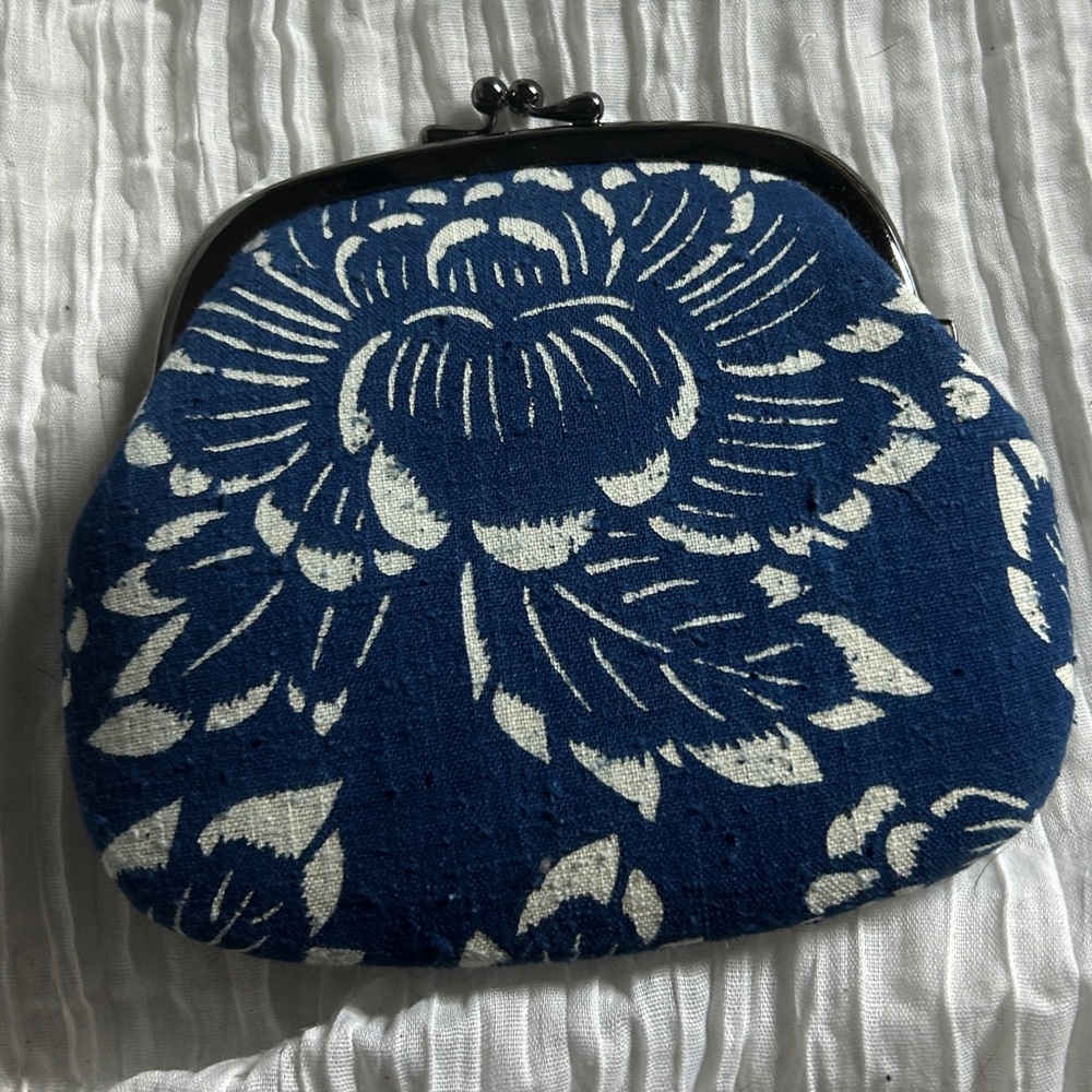 Japanese indigo floral coin purse